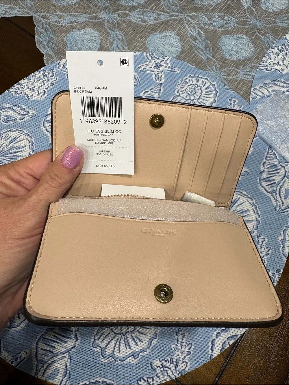 Coach essential slim card case color cream